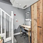 Ideal House 10 Mins From 度假居 *