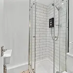 度假居 Ideal House 10 Mins From *