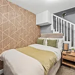 度假居 Ideal House 10 Mins From 利兹