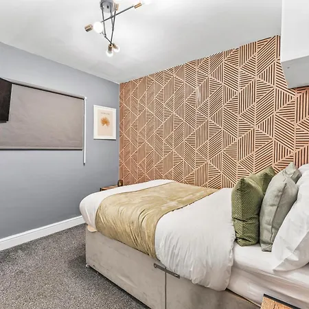 Ideal House 10 Mins From *