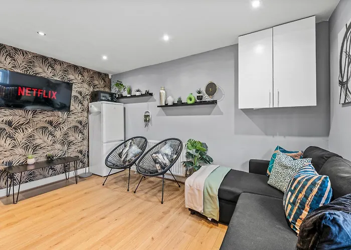 度假居 Ideal House 10 Mins From