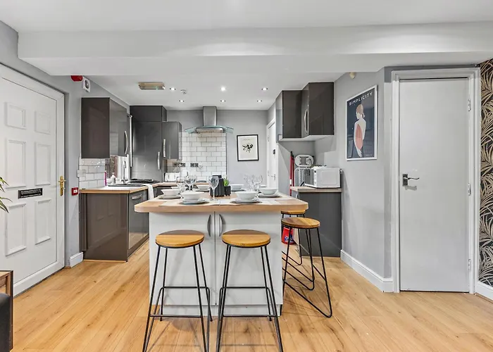 Ideal House 10 Mins From 度假居 *