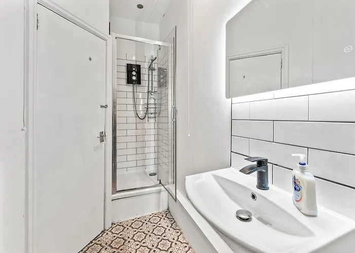 Ideal House 10 Mins From Holiday home Leeds (West Yorkshire)