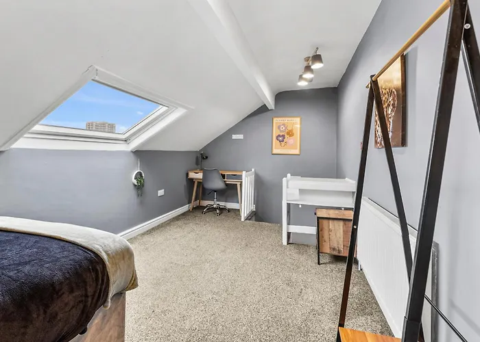 度假居 Ideal House 10 Mins From *